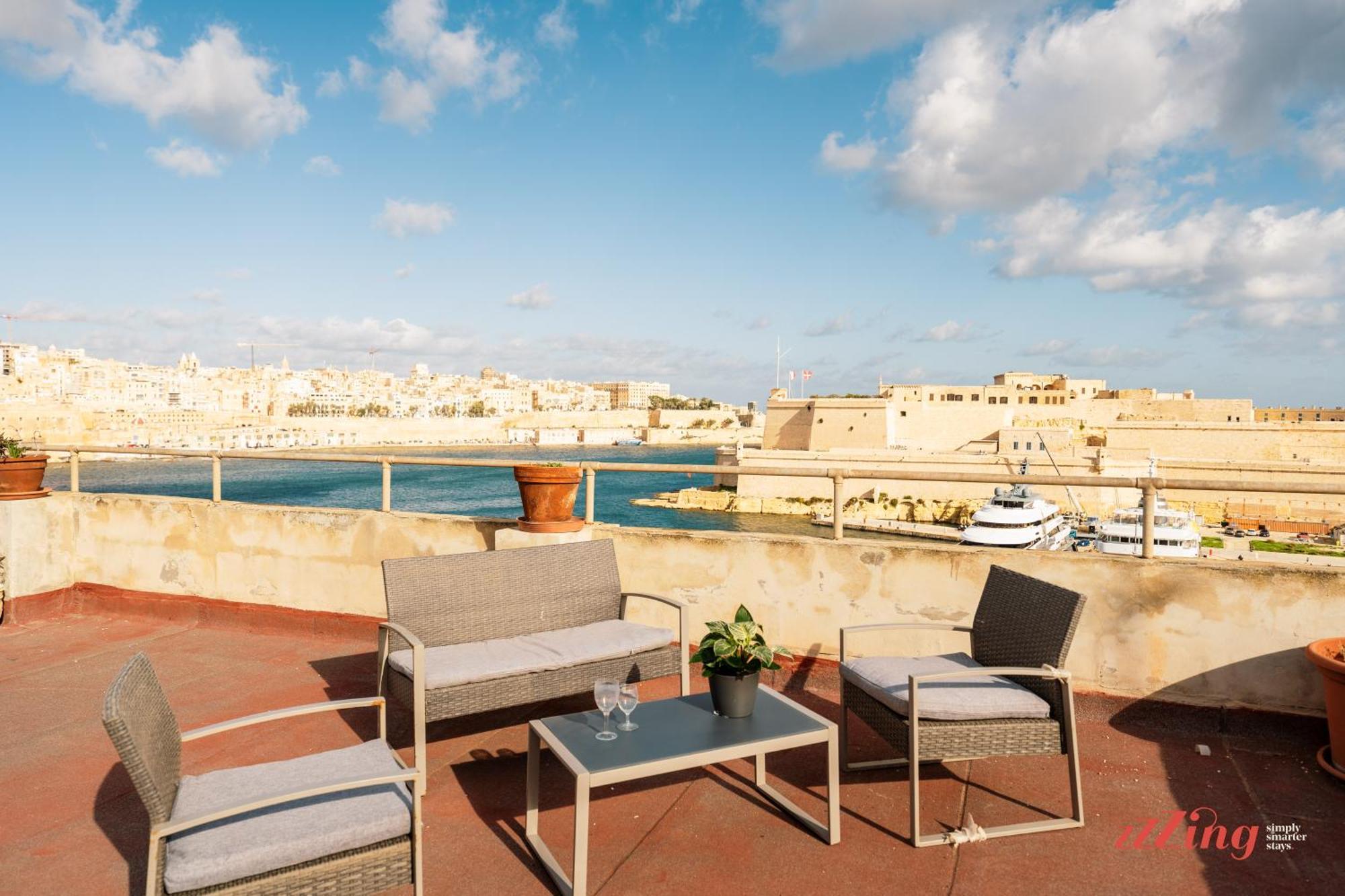 Stunning With Gorgeous Harbour Views Apartman Senglea
